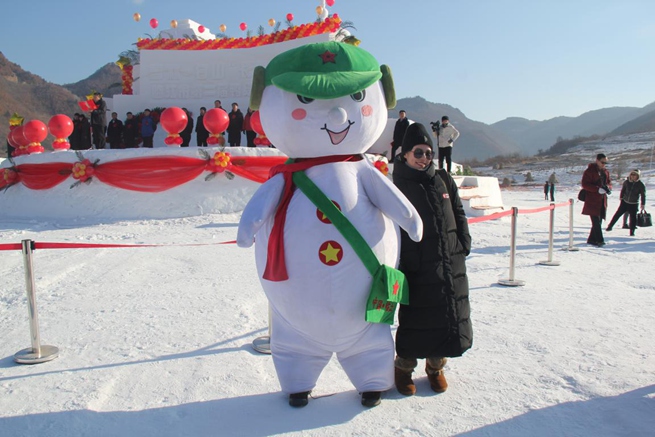 临江市第二届鸭绿江冰雪旅游节在龙头山滑雪场开幕