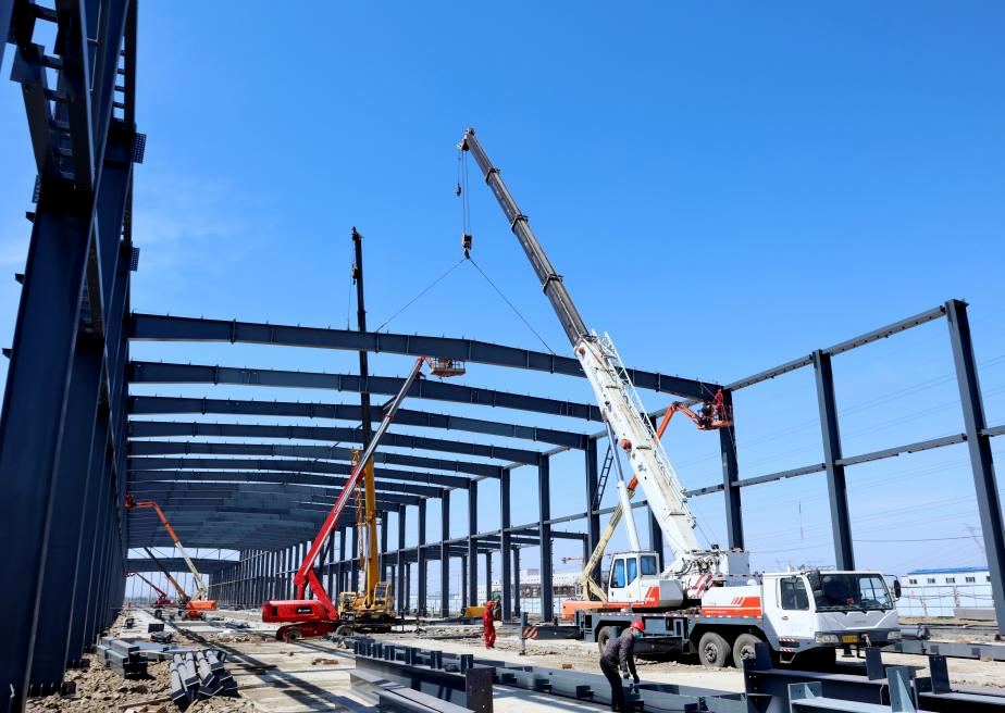 吉林化纤加足马力开工建设。(吉林化纤集团公司供图)