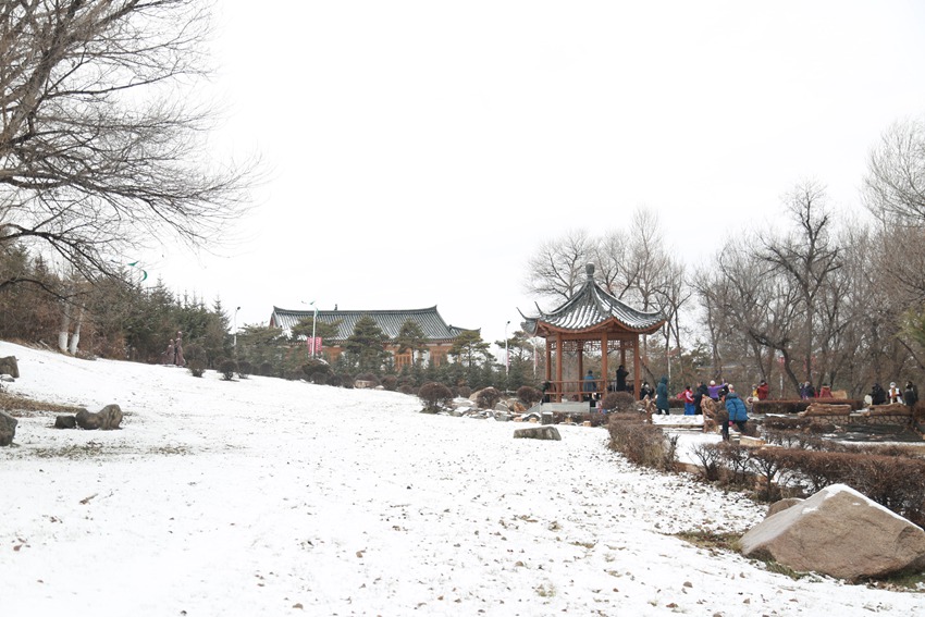 延吉初雪（王晓彤 摄）