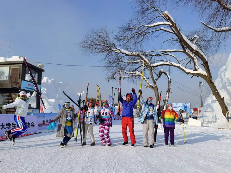 长春净月潭瓦萨国际滑雪节。人民网李洋 摄