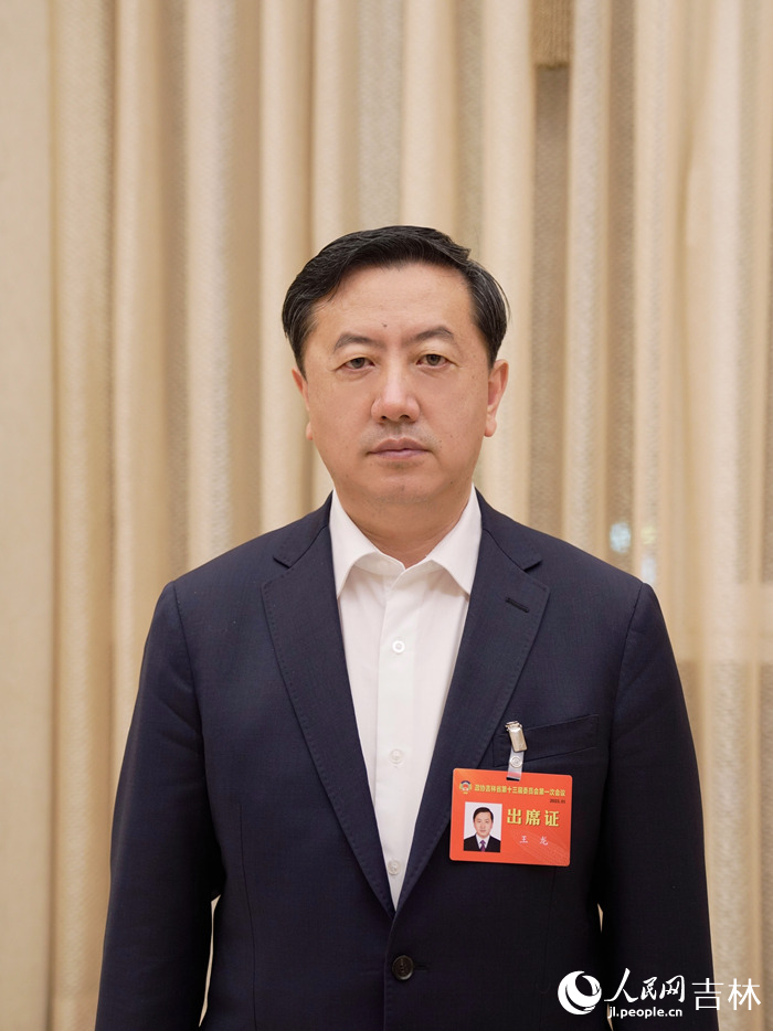 吉林省政协委员、辽源市人民政府副市长王龙。人民网李洋 摄
