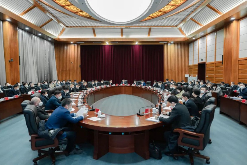 1月28日，延邊州委常委會會議召開。