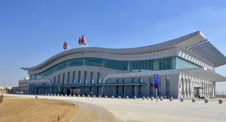  换季上新！白城机场2024年夏秋航季航班计划来啦！2024夏秋航季换季后，白城机场将执行4条航线，通达北京、天津、上海、石家庄、青岛、大连6座城市，周航班量达36架次。