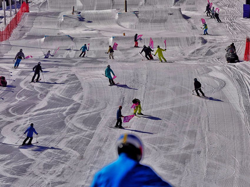 冬季吉林滑雪場滑雪愛好者雲集。人民網記者 李洋攝（資料圖片）