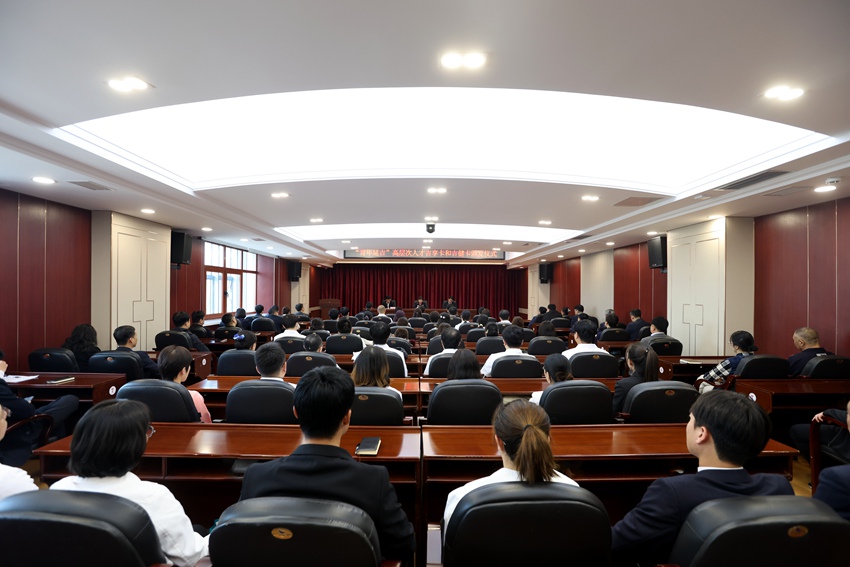颁发仪式现场。金洪石 摄