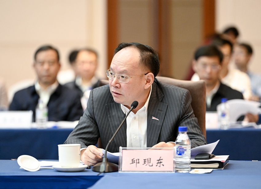 中國一汽董事長、黨委書記邱現東作為企業家代表進行交流發言。