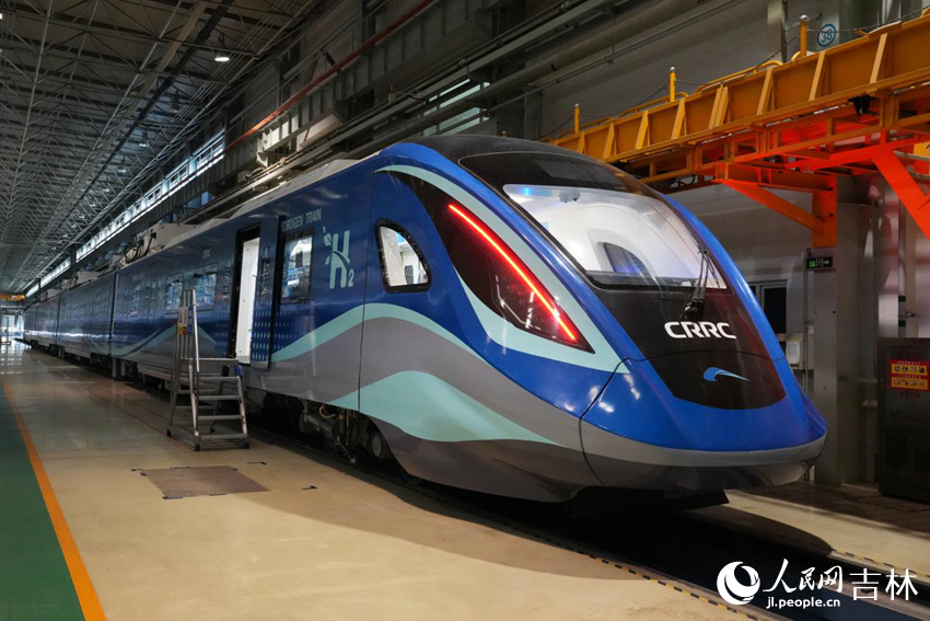  The first hydrogen energy city train in China developed by CRRC Changchun Railway Vehicles Co., Ltd. Photographed by Li Yang, reporter of People's Daily Online