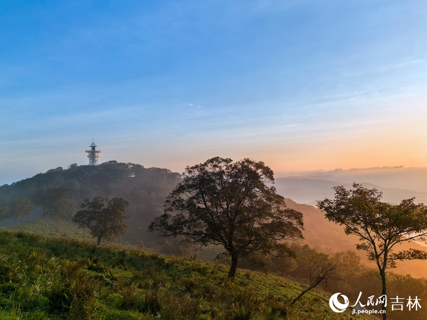 紅日、群山、薄霧、雲海……通化縣四方山的日出盛景你見過嗎？【11】