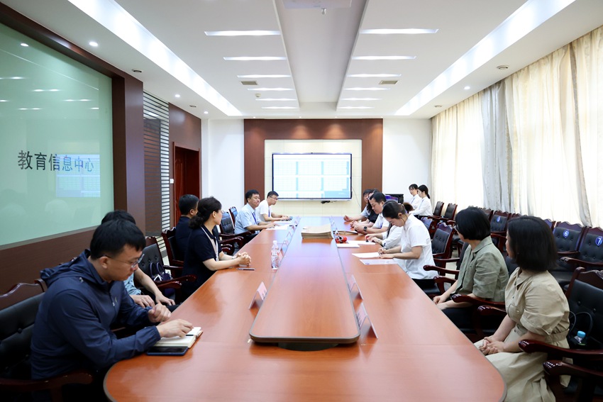 分班仪式现场。金洪石 摄