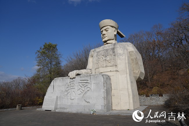 珲春市吴大澂纪念广场。人民网记者 李洋摄