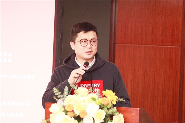 爱玛科技首席品牌官莫炫发言