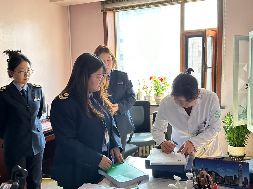 延吉市卫生监督所开展医疗机构日常监督检查