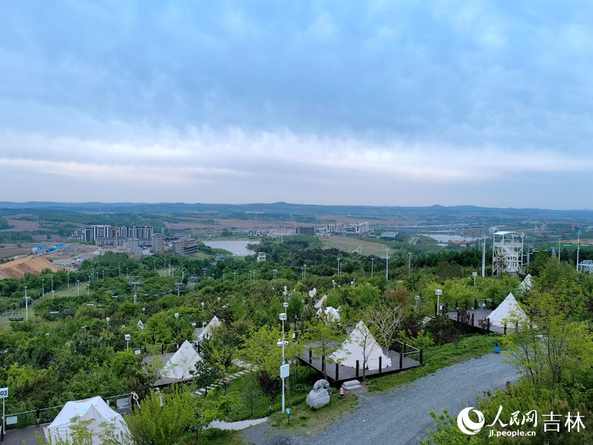 天定山旅游度假小鎮夏季露營火熱開啟。人民網記者 馬俊華攝
