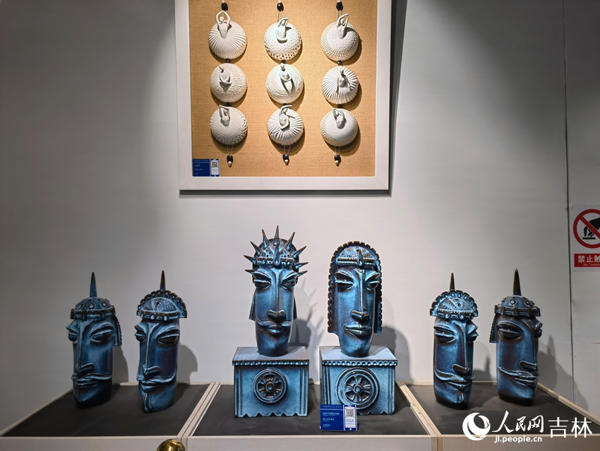 長春國際陶瓷藝術館館藏作品。人民網記者 馬俊華攝