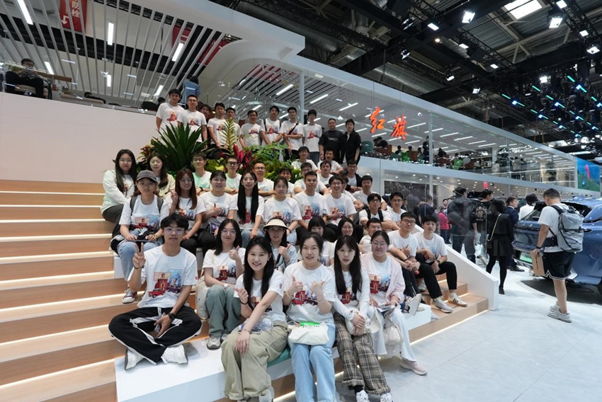 参观行业展会
