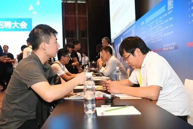 光電產業人才招聘會。人民網記者 李洋攝