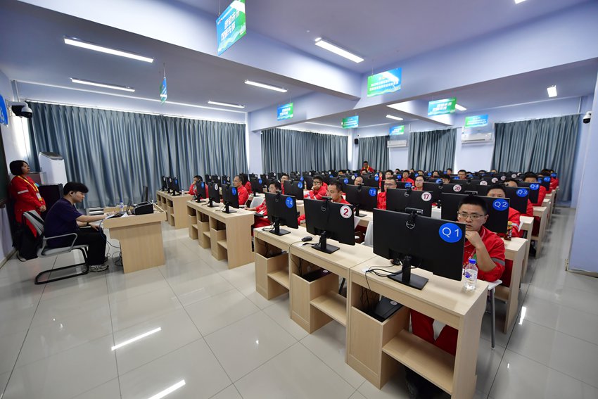 考试现场。吉林油田供图