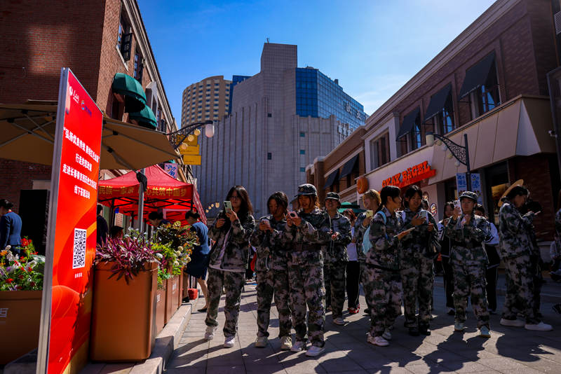 学生现场答题。