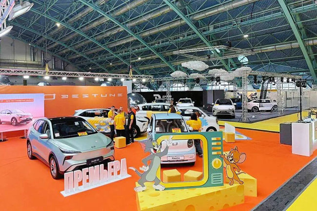 一汽奔腾携悦意系列新品亮相白俄罗斯“Motorshow”车展