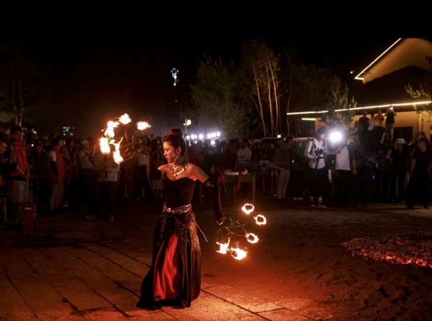 “吉林冰雪煥新季”主題採訪行丨“夜經濟+慢生活” 長白山恩都裡的文旅新體驗【3】