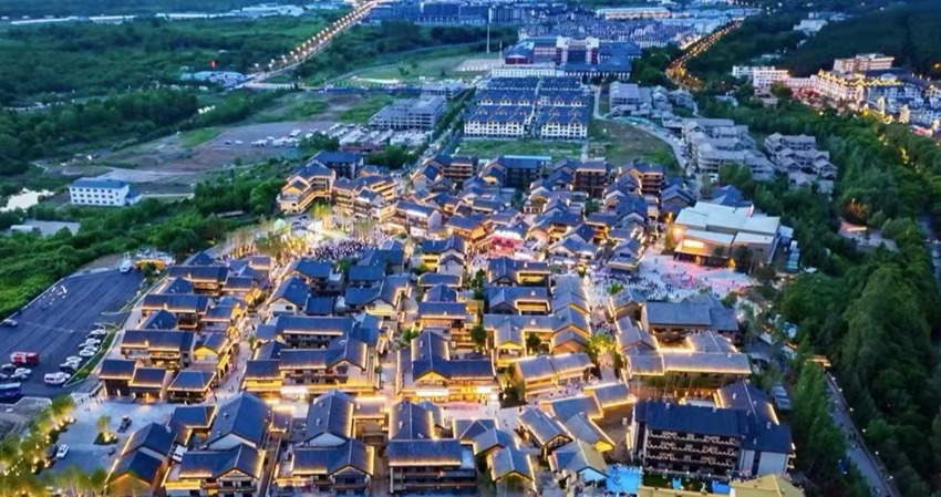 “吉林冰雪煥新季”主題採訪行丨“夜經濟+慢生活” 長白山恩都裡的文旅新體驗【4】