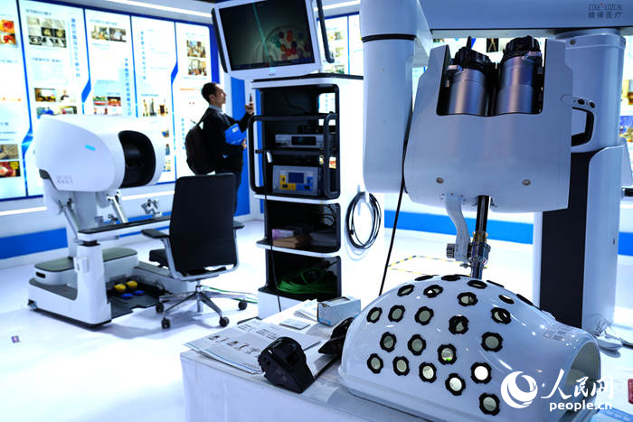 博覽會上顯示的先進醫療裝備。人民網記者 李洋攝