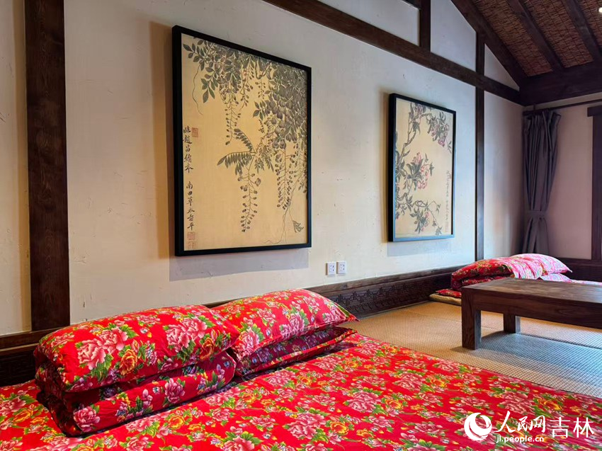 颇具关东风情的原乡客栈。人民网记者 李思玥摄