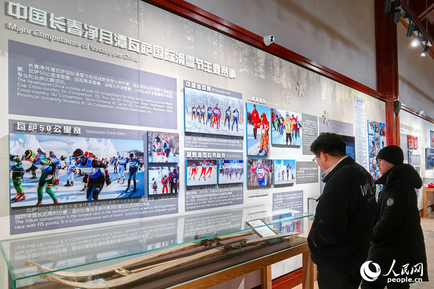 觀眾在瓦薩博物館參觀。人民網記者 李洋攝