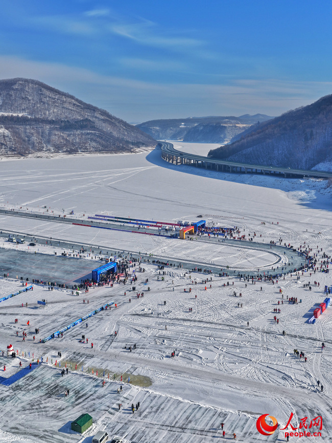 冬日的松花江生态旅游风景区银装素裹。人民网记者 李洋摄