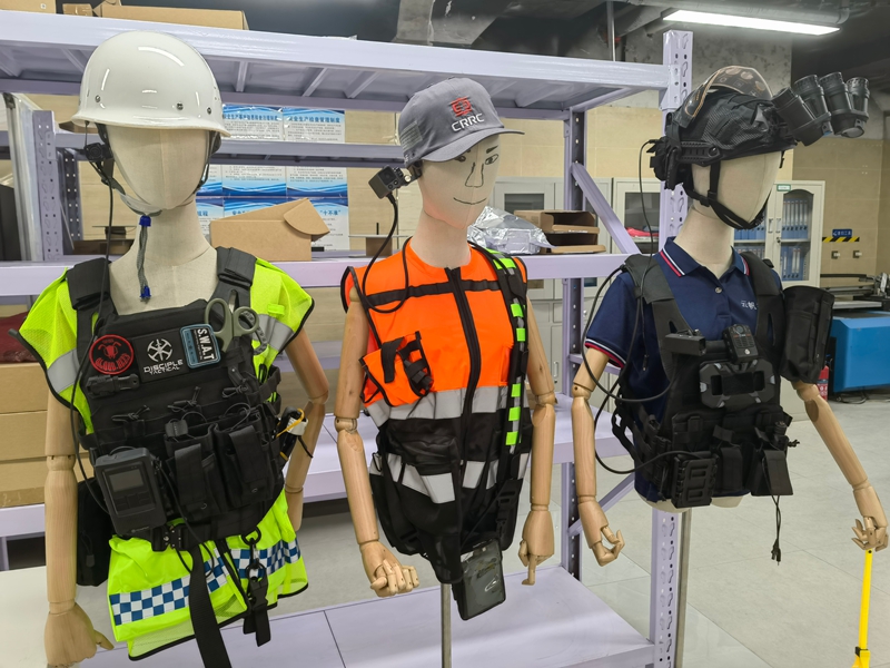 不同类型巡检作业助手展示。人民网记者 马俊华摄