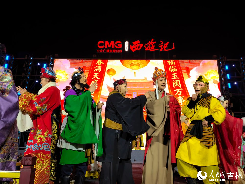 2月19日，大年初三，长春动植物园里 “西游” 闹春。人民网记者 王帝元摄