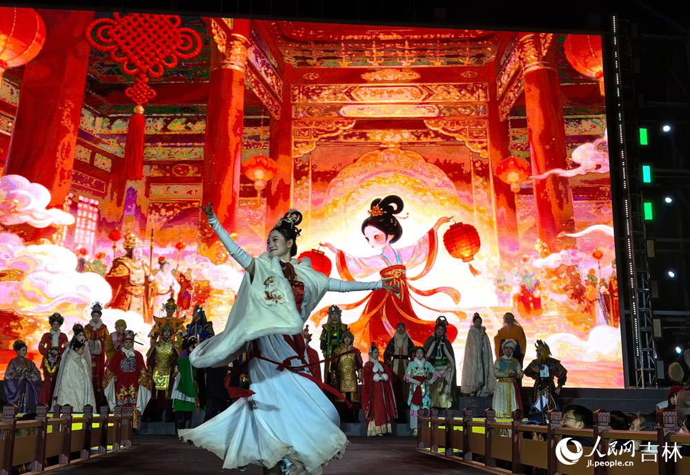 2月19日，大年初三，长春动植物园里 “西游” 闹春。人民网记者 王帝元摄