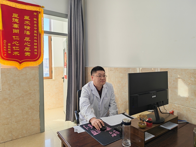 吉大三院普外科高永建教授在镇赉县中医院坐诊
