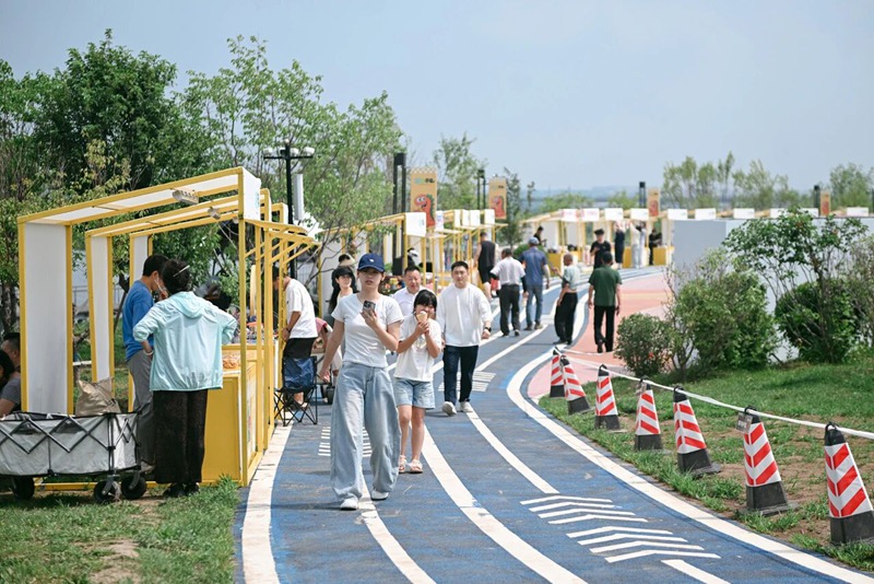 卡伦湖“湖怪市集”启幕，长春再添夏日微度假打卡新场景