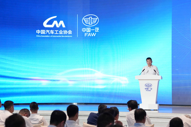 中国一汽总经理、党委副书记刘亦功。人民网记者 李洋摄