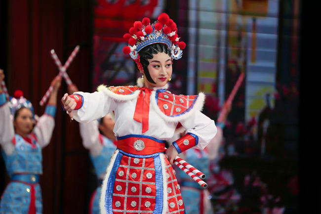 二人转表演。