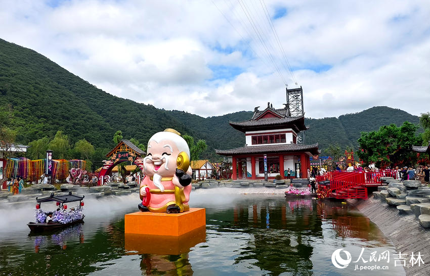 “一生一世”月晴湾文旅项目。人民网记者 关思聪摄