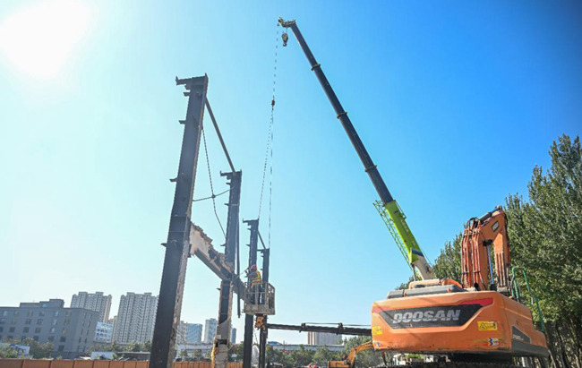 光电信息产业园四期项目建设现场。孙建一 摄