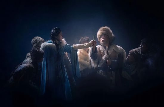 大型沉浸式室內文旅演藝《粉雪·長白山傳奇》