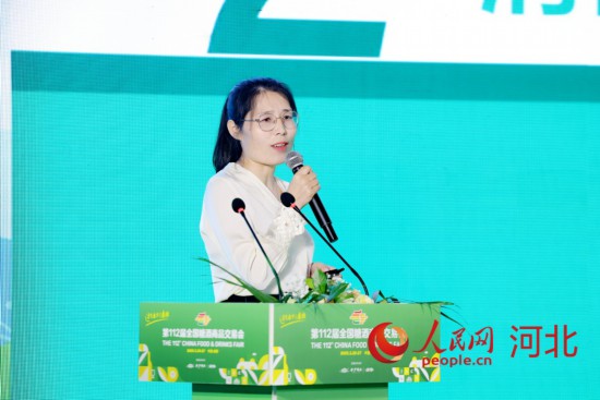 承德清青锦瑞渔业有限公司副总经理李红伟作分享。人民网记者 周博摄